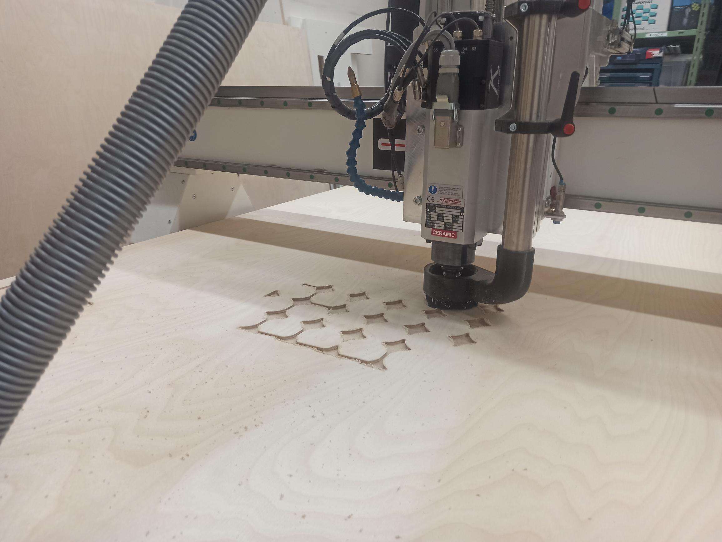 Milling the tray in progress