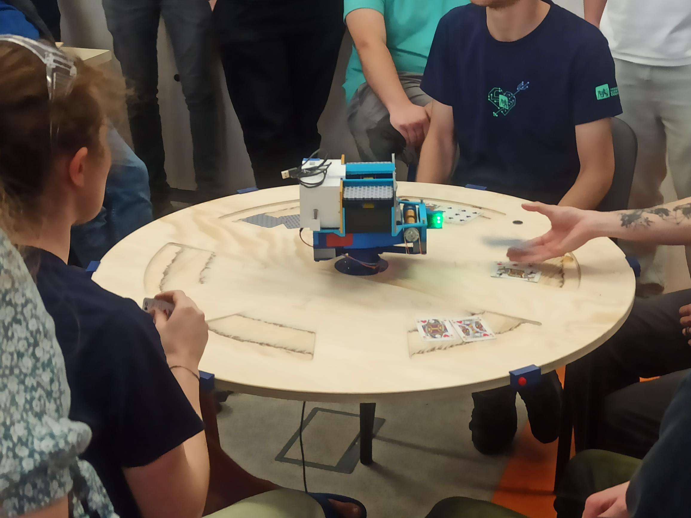 Robotic croupier